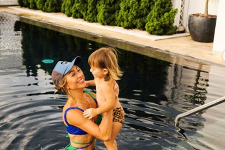 Sabrina Sato e filha Zoe foto reprodução Instagram Sabrina Sato e filha Zoe foto reprodução Instagram