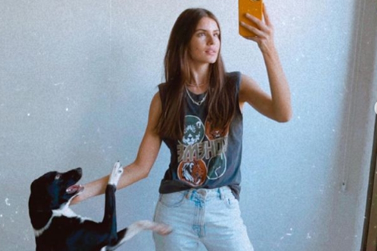 Camila Queiroz lamenta morte: “Hoje você virou uma estrelinha”