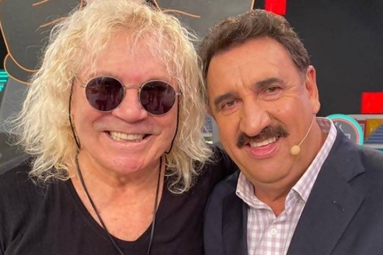 Cantor Ovelha e Ratinho Com ajuda de Ratinho, cantor Ovelha vende frango na pandemia - Foto: Reprodução/SBT
