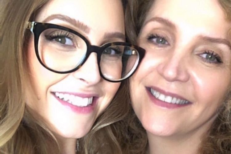 Mãe de Carla Diaz celebra felicidade da filha no ‘BBB 21’ após vencer câncer