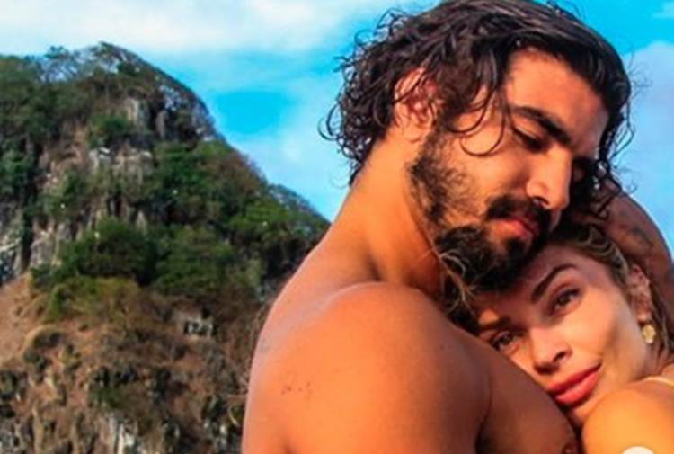 Grazi Massafera publica fotos com Caio Castro e causa impacto em rede social