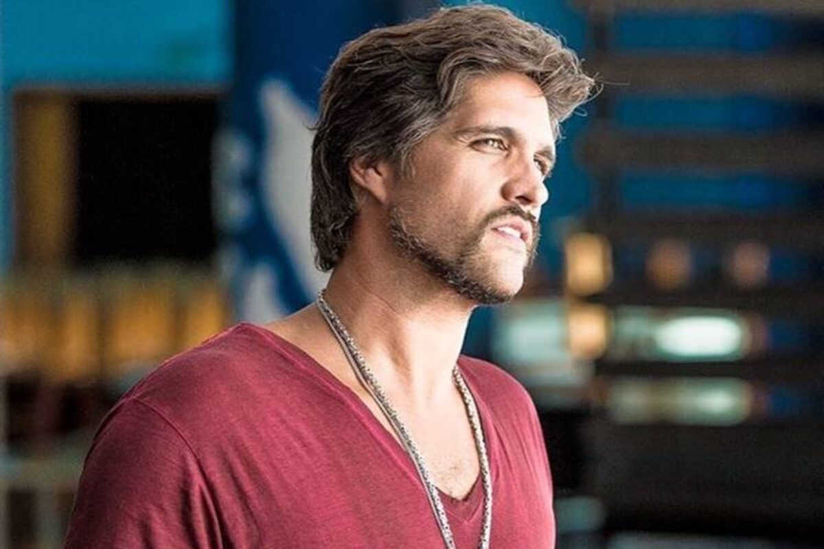 Léo Chaves enterra boatos de volta com Victor e lança 1º DVD solo em 2021