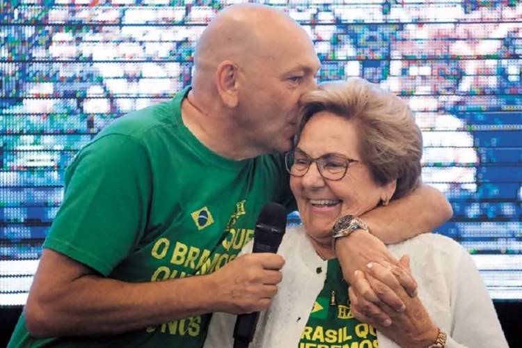 Luciano e mãe Mãe do dono da 'Havan' morre após ser internada com Covid-19 - Foto: Reprodução/Instagram
