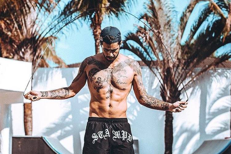 Nas redes sociais, Pedro Scooby rebate críticas sobre seu corpo