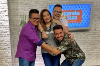 Sonia Abrão com Vladimir Alves, Felipeh Campos e Thiago Rocha no A Tarde é Sua (Reprodução/Instagram)