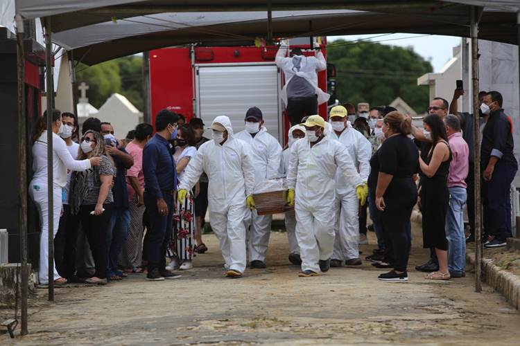 Zezinho Correa - sepultamento - Ag. News