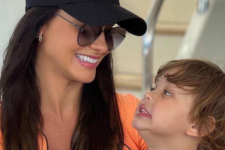 Andressa Suita com o filho Andressa Suita com o filho/Instagram