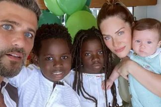 Pai de três, Bruno Gagliasso afirma que pensa em ter mais filhos com Giovanna Ewbank - Foto: Reprodução/ Instagram