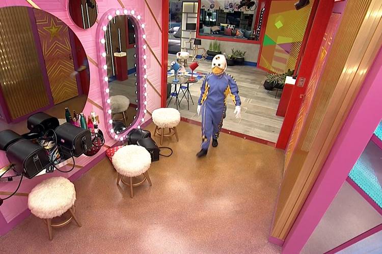 BBB21: Famosos se manifestam após retorno de Carla Diaz à casa