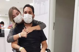 Edson e esposa Deia Cypri Foto reprodução Instagram