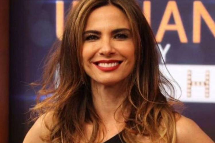 Em clima de incertezas com a RedeTV, Luciana Gimenez grava na Globo - Foto: Reprodução/ RedeTV