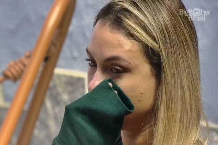 BBB21: Sarah chora ao conversar com Juliette e desabafa - ''Não tô aguentando mais'' - Foto: Reprodução/ Rede Globo