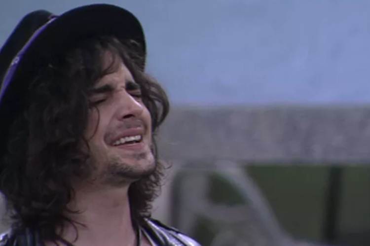 BBB21: Fiuk se emociona ao ouvir música do pai em dia de eliminação