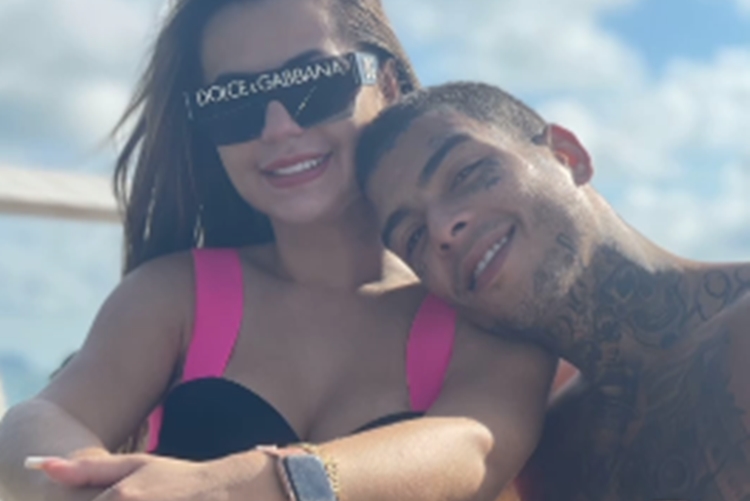 Deolane Bezerra e noivo MC Kevin foto reprodução Instagram Deolane Bezerra e noivo MC Kevin foto reprodução Instagram