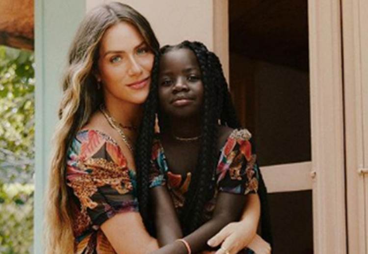 Giovanna Ewbank comemora aniversário de Titi com festinha em Portugal