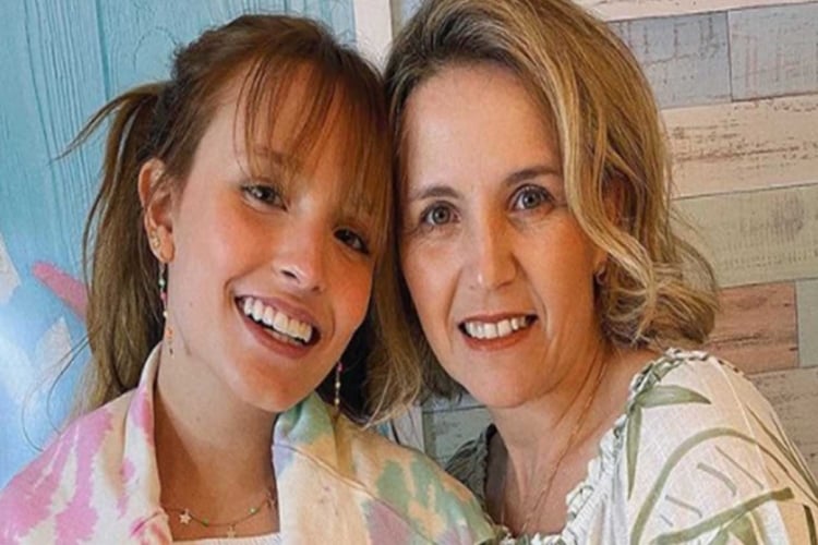 Larissa Manoela e sua mãe Silvana Santos foto reprodução Instagram