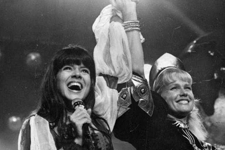 Mara Maravilha e Xuxa Meneghel foto assessoria de Mara Maravilha Mara Maravilha e Xuxa Meneghel foto assessoria de Mara Maravilha