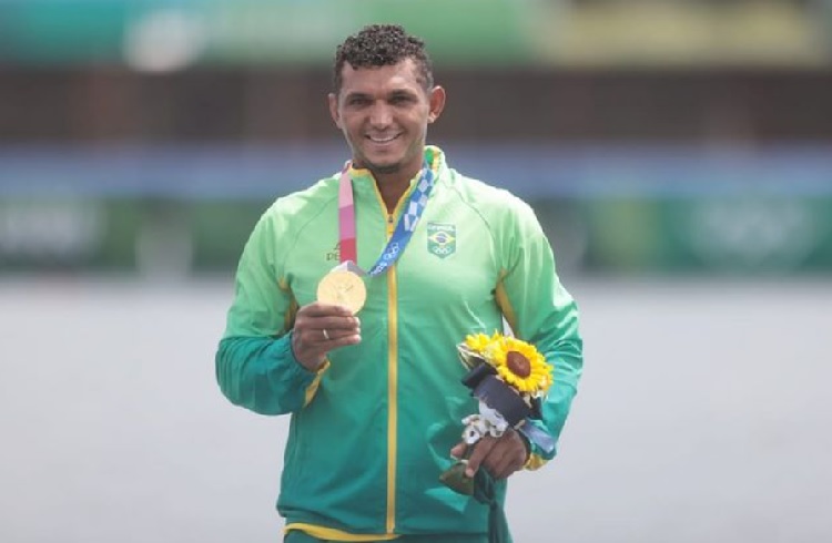 Isaquias Queiroz (Foto: Reprodução/ Instagram Time Brasil) Isaquias Queiroz (Foto: Reprodução/ Instagram Time Brasil)