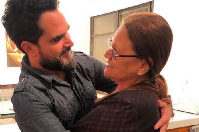 Luciano Camargo e Dona Helena (Foto: Reprodução/ Instagram Luciano Camargo)