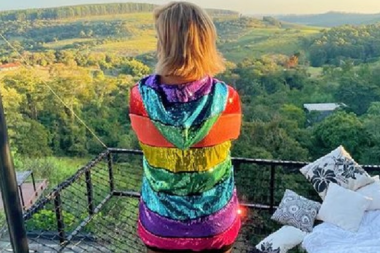 Famosa cantora sertaneja é acusada de plágio: “me poupe”