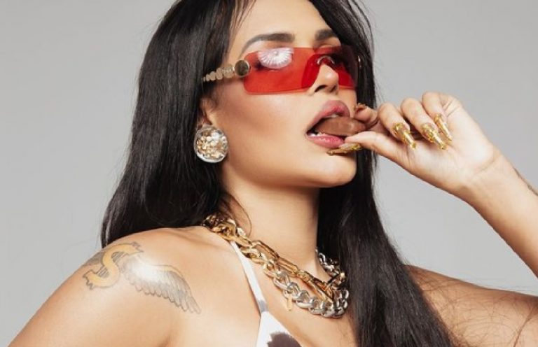 Ex-BBB Flayslane faz publicidade e gera comentários na web