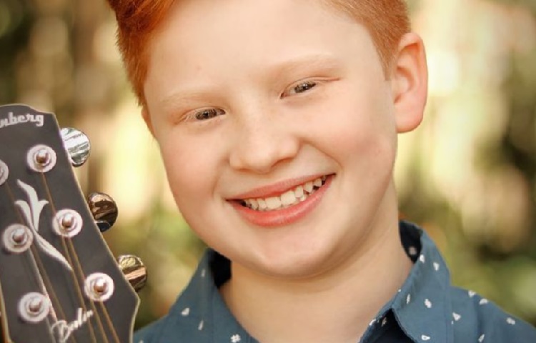 Gustavo Bardim, campeão do The Voice Kids, agradece o carinho dos fãs