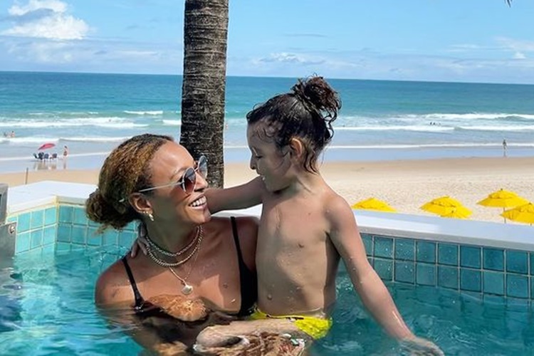 Com vídeo emocionante, Sheron Menezzes celebra aniversário do filho: “Há quatro anos eu sou mais feliz”