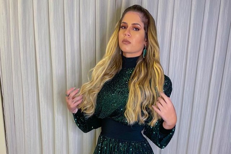 Marilia Mendonça surpreende web com clique de biquíni: “Assim o insta cai novamente”