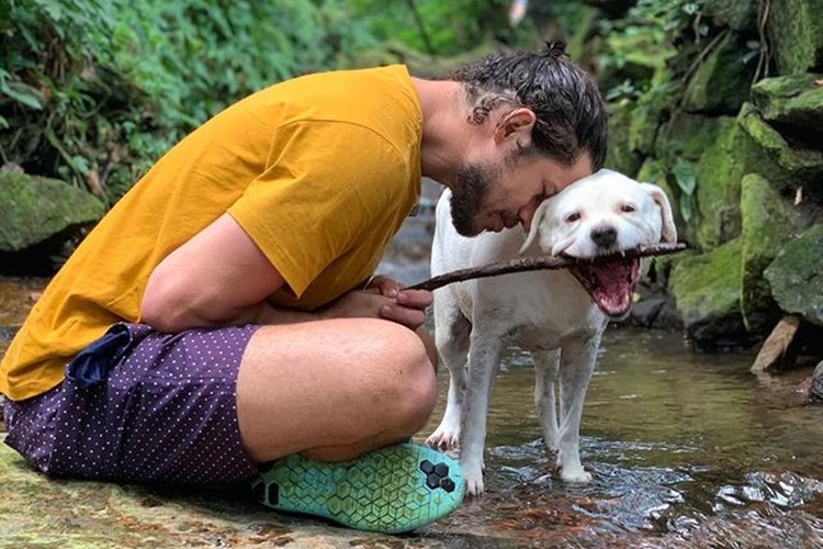 José Loreto lamenta morte de sua cachorra de estimação: “Deu tanto amor e foi tão amada”
