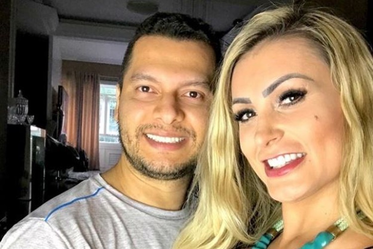 Andressa Urach apresenta novo membro da família: “Chegou para unir ainda mais”