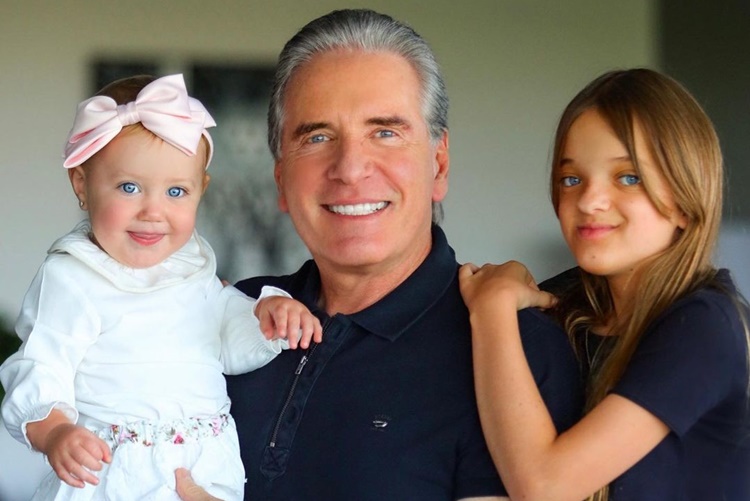Roberto Justus posta clique com as filhas, Rafa Justus e Vicky: “Minhas princesas”