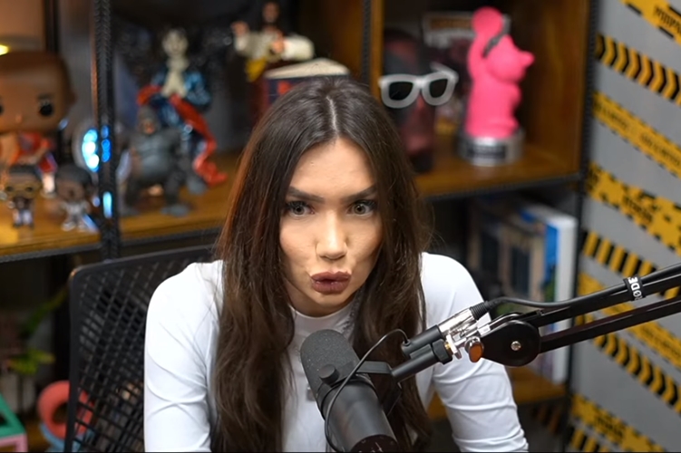 Stefani Bays de A Fazenda 12 (Foto: Reprodução/YouTube)