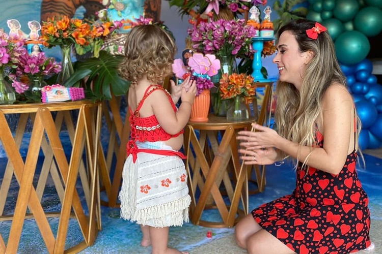 Tatá Werneck comemora dois anos da filha, Clara Maria: “Grande amor da minha vida”