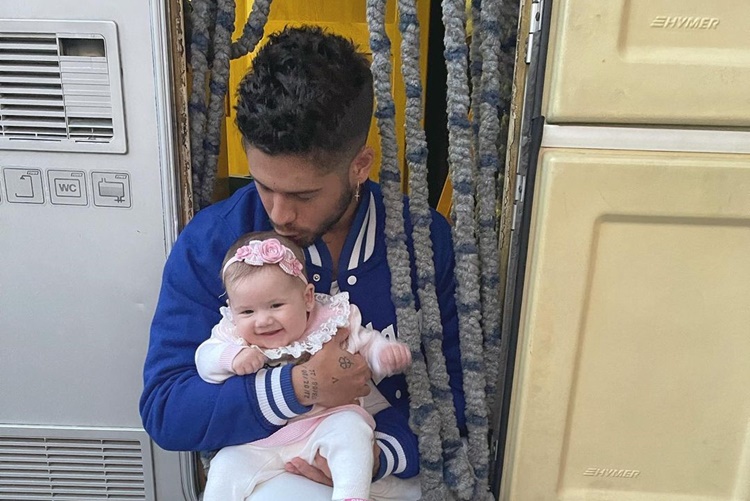 Pai babão! Zé Felipe posta clique encantador com a filha, Maria Alice