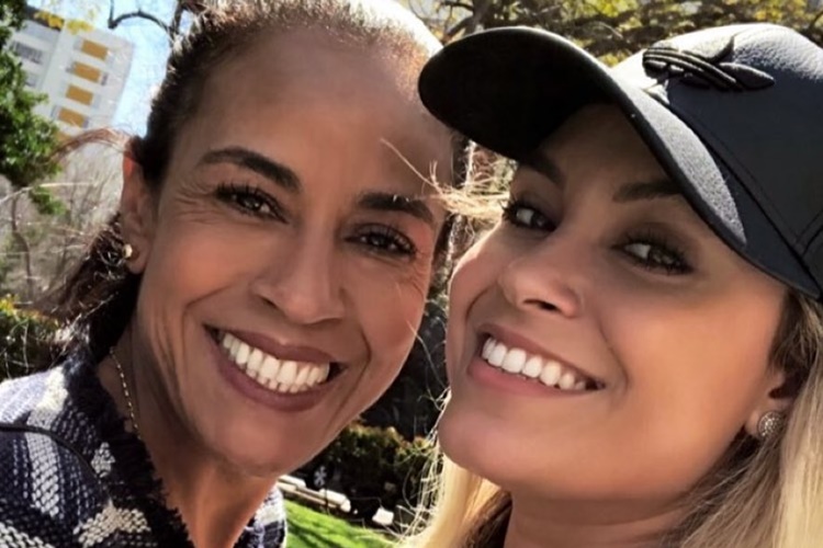 Ex-BBB Sarah Andrade celebra aniversário da mãe: “Minha maior referência”
