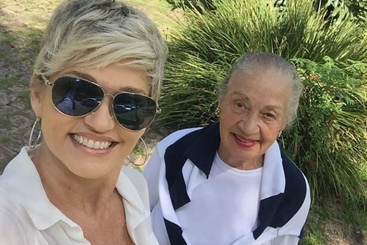 Com clique cheio de amor, Andréa Nóbrega comemora 90 anos da mãe: “Amada”