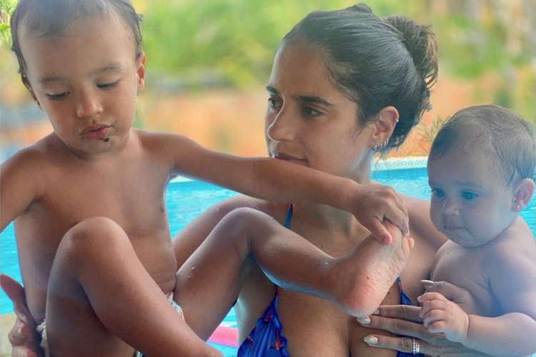 Camilla Camargo surge em momento de carinho com os filhos: “Minha inspiração diária”