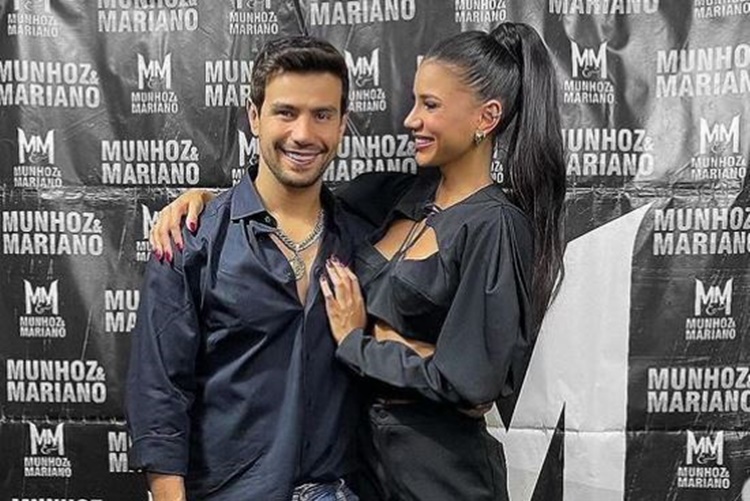 Jakelyne Oliveira acompanha retorno de Mariano aos shows: “Incrível”