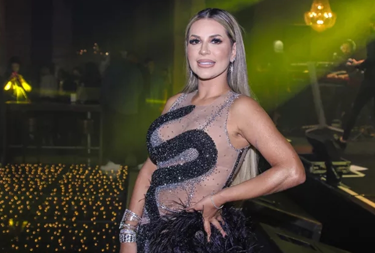 Influenciadora Deolane Bezerra produzida para seu aniversário de 34 anos (Foto: Leo Franco e Thiago Duran/AgNews)