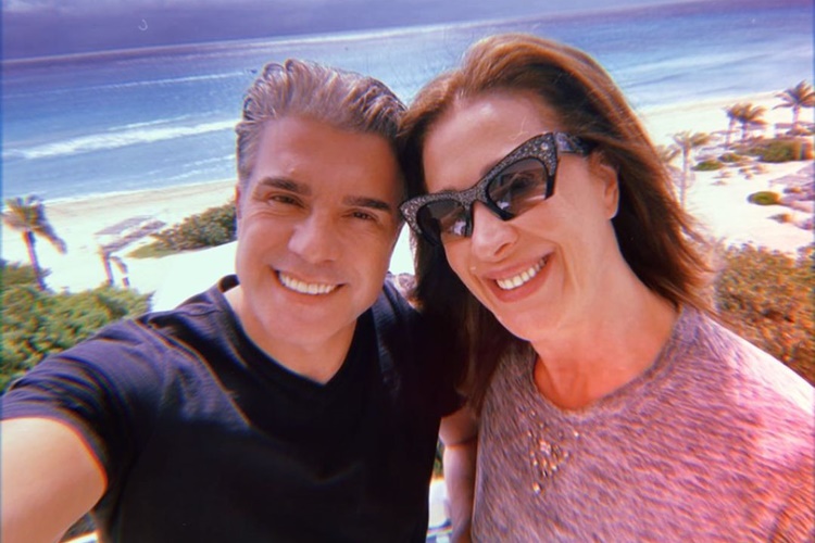 Em Alagoas, Jarbas Homem de Mello posta clique apaixonante com Claudia Raia
