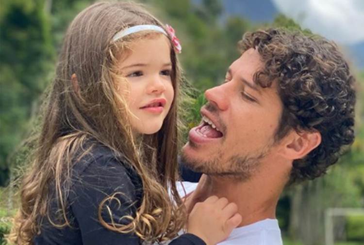 José Loreto e a filha Bella - Instagram