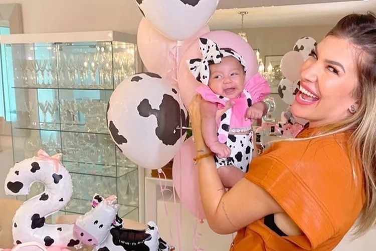 Lore Improta e Léo Santana celebram 2 meses de Liz 