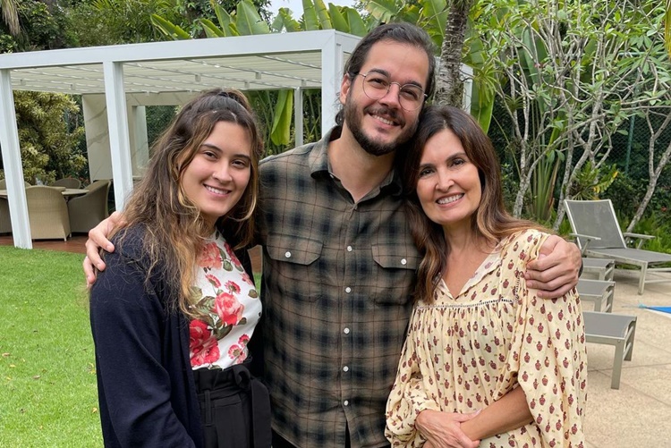 Em família, Túlio Gadêlha celebra 34 anos e faz agradecimento: “Obrigado pelas mensagens de carinho”