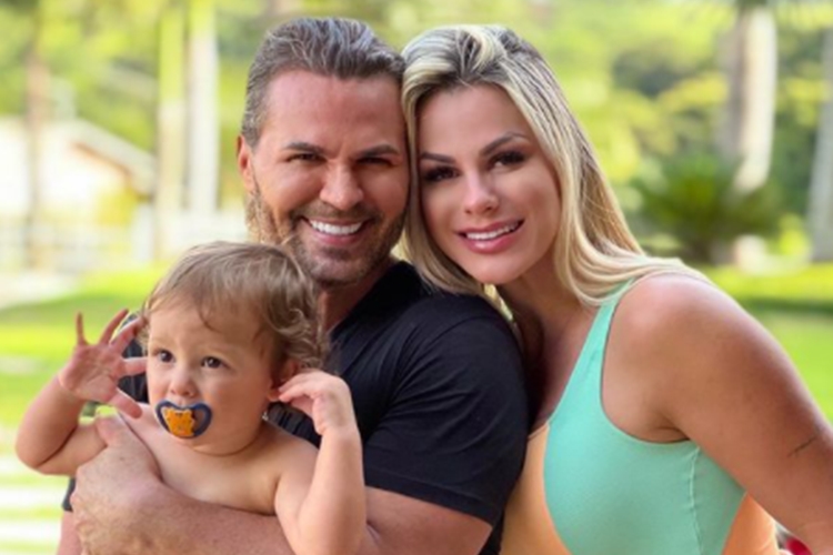 Eduardo Costa, Mariana Polastreli e filho