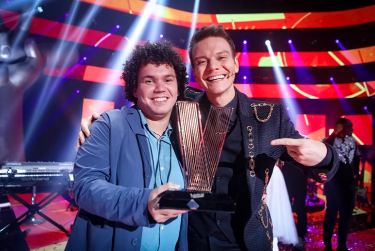 Final do The Voice Brasil tem despedida de Tiago Leifert do talent show