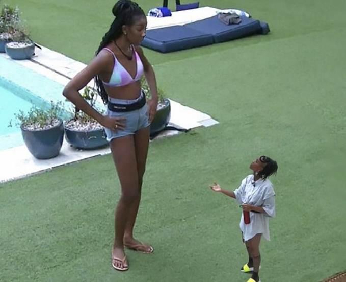 Meme - Camilla de Lucas e Karol Conká - Instagram