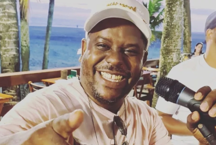 Cantor Paulinho Oliveira