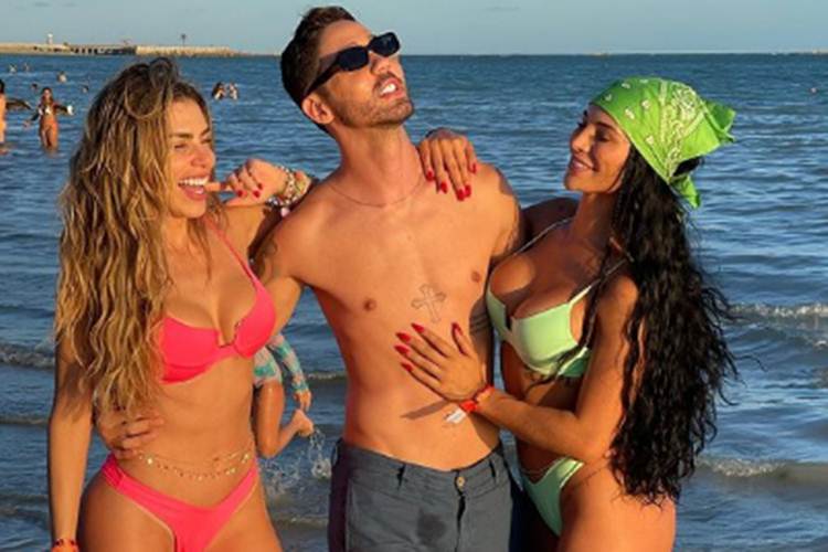 Rico com Érika Schneider e Aline Mineiro - Instagram