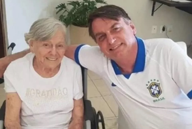 Bolsonaro e mãe