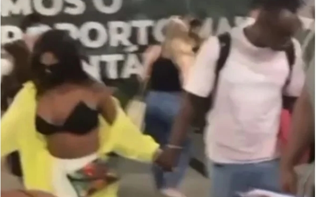 Carol Peixinho e Thiaguinho foto Leo Dias